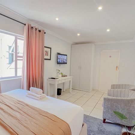 Amoris Guesthouse - In Brooklyn Pretoria-Noord Kültér fotó